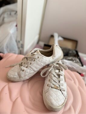Guess Quilted Lace-Up Women’s Casual Sneakers in White